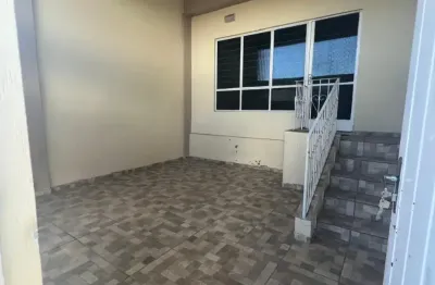 Maravilhosa casa com 3 dormitórios e 2 suítes na melhor localização do bairro