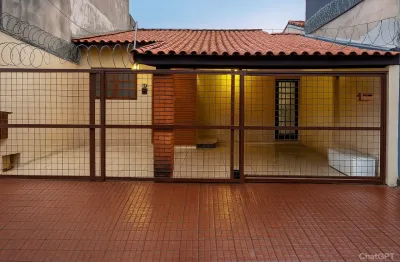 Casa térrea,móveis planejado, espaço gormet com churrasqueira