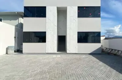 Excelente apartamento 2 dorm, 300 metros da praia ponta papagaio!