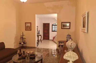Vendo sitio na região do rio do ouro, lindo sitio com bastante espaço e tranquilidade.
