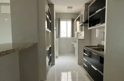 Apartamento com 2 quartos sendo uma suite, sala estendida, cozinha, sacada com churrasqueira, 1 vaga de garagem em ótima localização