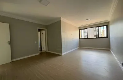 Apartamento reformado à venda no Edificio Porto Velho, 103m², Centro/Londrina.