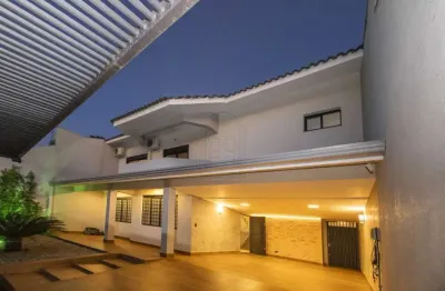 Sobrado clássico, atemporal e sofisticado no Parque da Gávea - Maringá/Pr