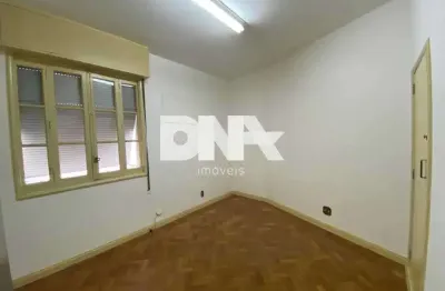 Apartamento à venda na Rua Evaristo da Veiga, Centro, Rio de Janeiro