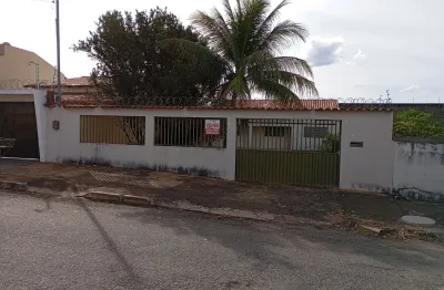 Edícula de 02 quartos em laje, no bairro itaici - próximo a supermercado