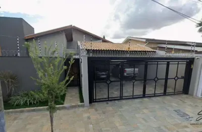 Casa para Venda em São José do Rio Preto, Parque Residencial Comendador Mançor Daud, 3 dormitórios, 1 suíte, 4 banheiros, 4 vagas