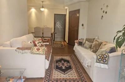 Lindo apto na melhor localização do klabin. portaria 24hs e 2 vagas fixas e cobertas