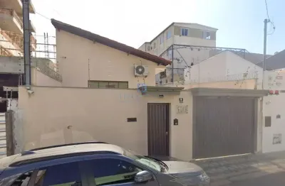 Casa com 2 dormitórios para alugar, 120 m² por R$ 4.200,00/mês - Santa Elisa - Pouso Alegre/MG