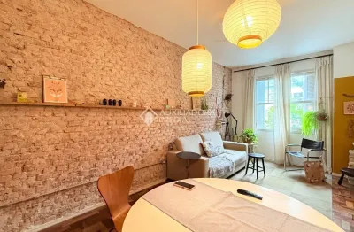 Apartamento 2 dormitórios,  aconchegante e ótima localização