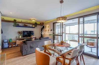 Apartamento com 3 dormitórios vista perene no bairro menino deus