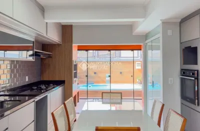Linda casa no guarujá, ideal para quem busca conforto e lazer.