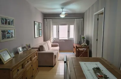 Apartamento de 02 quartos com dependência e vaga escriturada - bairro são joão - porto alegre - rs