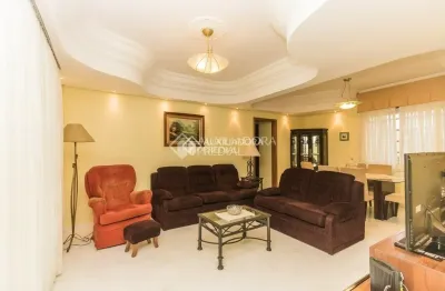 Apartamento de 130m com 03 dormitórios 01 vaga e sacada no bairro rio branco