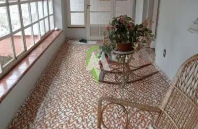 Casa térrea  raridade, em maravilhosa localização e  próximo da praia do canal 6