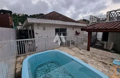 Casa isolada à venda com 3 dormitórios e piscina no bairro bom retiro em santos/sp