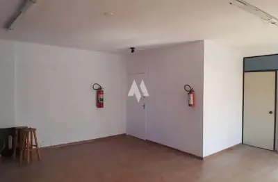 Sala comercial em ponto estratégico na ana costa na vila mathias