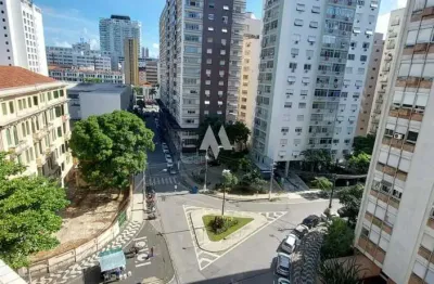 Apartamento com 228m², quadra da praia do gonzaga, 3 dormitórios, dependência completa, 1 vaga!