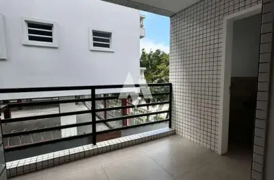 Casa triplex geminada - 134m² ,arquitetura moderna, conforto excepcional e na melhor localização da praia da enseada.