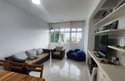 Apartamento de 2 dormitórios, 1 suite, garagem totalmente reformado de frente pro mar