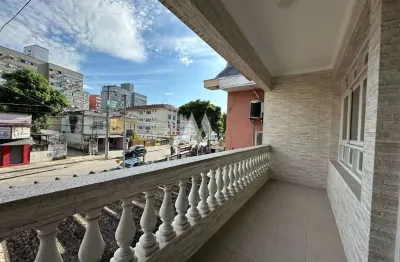 Casa sobreposta alta 03 dormitorios 142m² á venda em santos