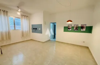 Apartamento térreo  de 2 dormitórios em boqueirão, santos/sp
