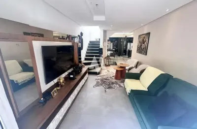 Casa sobreposta no bairro da  aparecida, santos/sp, grande oportunidade.