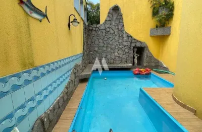 Cobertura, 400m², ponta da praia, 3 dormitóros, sendo  3 suítes, 3 vagas, reformada,