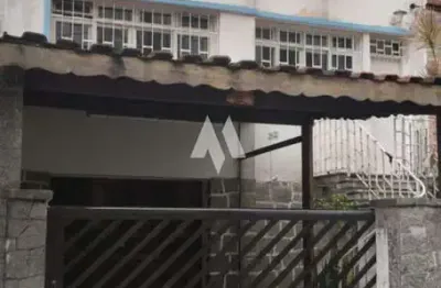 Casa com 3 quartos para alugar na Rua Oswaldo Cochrane, Embaré, Santos