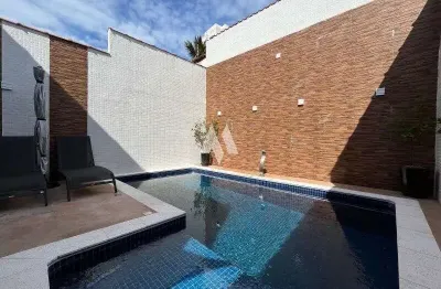 Casa com 4 quartos, piscina e 2 vagas à venda, 180 m² na vila valença em são vicente/sp