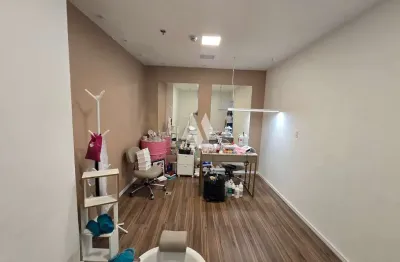 Sala comercial corporate dentro de uma sala ja pronta