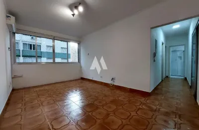 Apartamento à locação com 2 dormitórios e vista para o mar no boqueirão de santos/sp