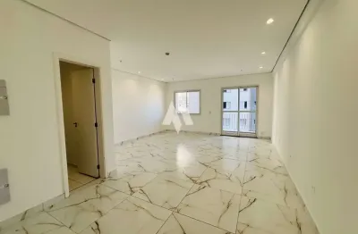 Sala comercial para locação com 1 banheiro e garagem coberta na vila matias em santos/sp