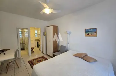 Kitnet para locação de frente para o mar e totalmente mobiliado