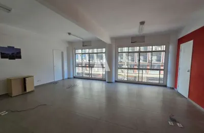 Sala/conjuntos comerciais no centro em frete da alfandega para locação