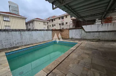 Sobrado 4 dormitórios, 2 vagas, piscina, para locação