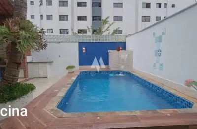 Sobrado com piscina 3  quartos 2 suítes próximo a praia em praia grande