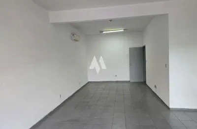 Sala comercial para alugar na Rua Julio de Mesquita, Vila Mathias, Santos