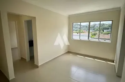 Apartamento à venda com 1 dormitório, andar alto e vista livre no bairro vila mathias em santos/sp