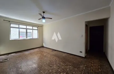 Apartamento reformado à venda com 2 dormitórios de frente e com varanda no campo grande em santos/sp