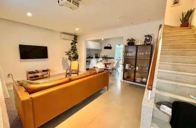 Casa em Village  102m² 3 dormitórios à venda  no Campo Grande, Santos, SP