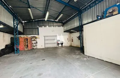 Casa Comercial com Galpão no Campo Grande – Estrutura Completa, 4 Salas, 4 Banheiros, Quintal e Excelente Localização em Santos/SP