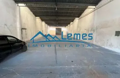 BARRACÃO COMERCIAL 525m2, PORTÃO AUTOMÁTICO ROLANTE, PRÓXIMO CONFIANÇA DA CASTELO, PE DIREITO ALTO, 02 ENTRADAS, ESCRITÓRIOS, WC, VAGAS DE GARAGEM NO RECUO, 01 PELA FRENTE E OUTRA PELOS FUNDOS, IDEAL 