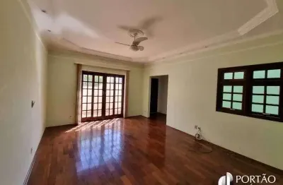 Casa com 3 quartos para alugar no Jardim Panorama, Bauru 