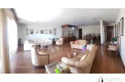 Apartamento com 4 quartos para alugar na Rua Alfredo Fontão, Jardim Paulista, Bauru