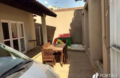 Casa com 3 quartos à venda na Rua Alaska, Jardim Terra Branca, Bauru