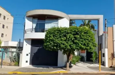 Casa com 4 quartos para alugar na Rua Rio Branco, Jardim Paulista, Bauru
