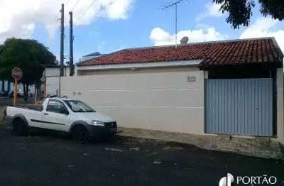 Casa com 2 quartos à venda na Rua Roberto Deladônio, Núcleo Habitacional Mary Dota, Bauru