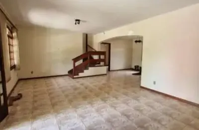 Casa com 3 quartos para alugar na Avenida Getúlio Vargas, Jardim Europa, Bauru