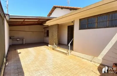 Casa com 3 quartos à venda na Rua Almeida Brandão, Vila Cardia, Bauru