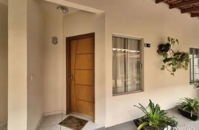 Sobrado com 2 dormitórios a venda em pequeno condomínio no geisel em bauru.